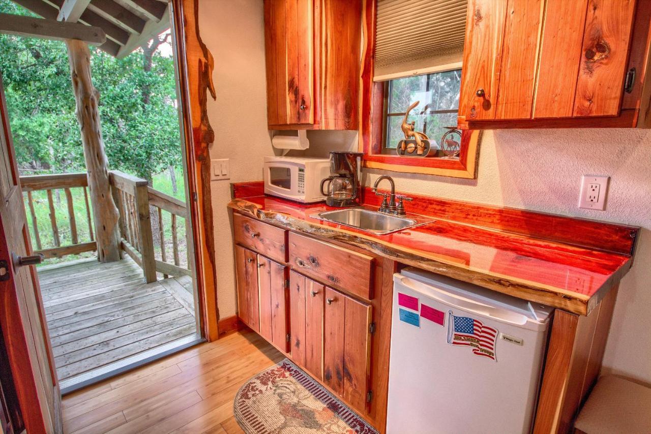 Villa Cedar Bliss Cabin Fredericksburg Exterior foto